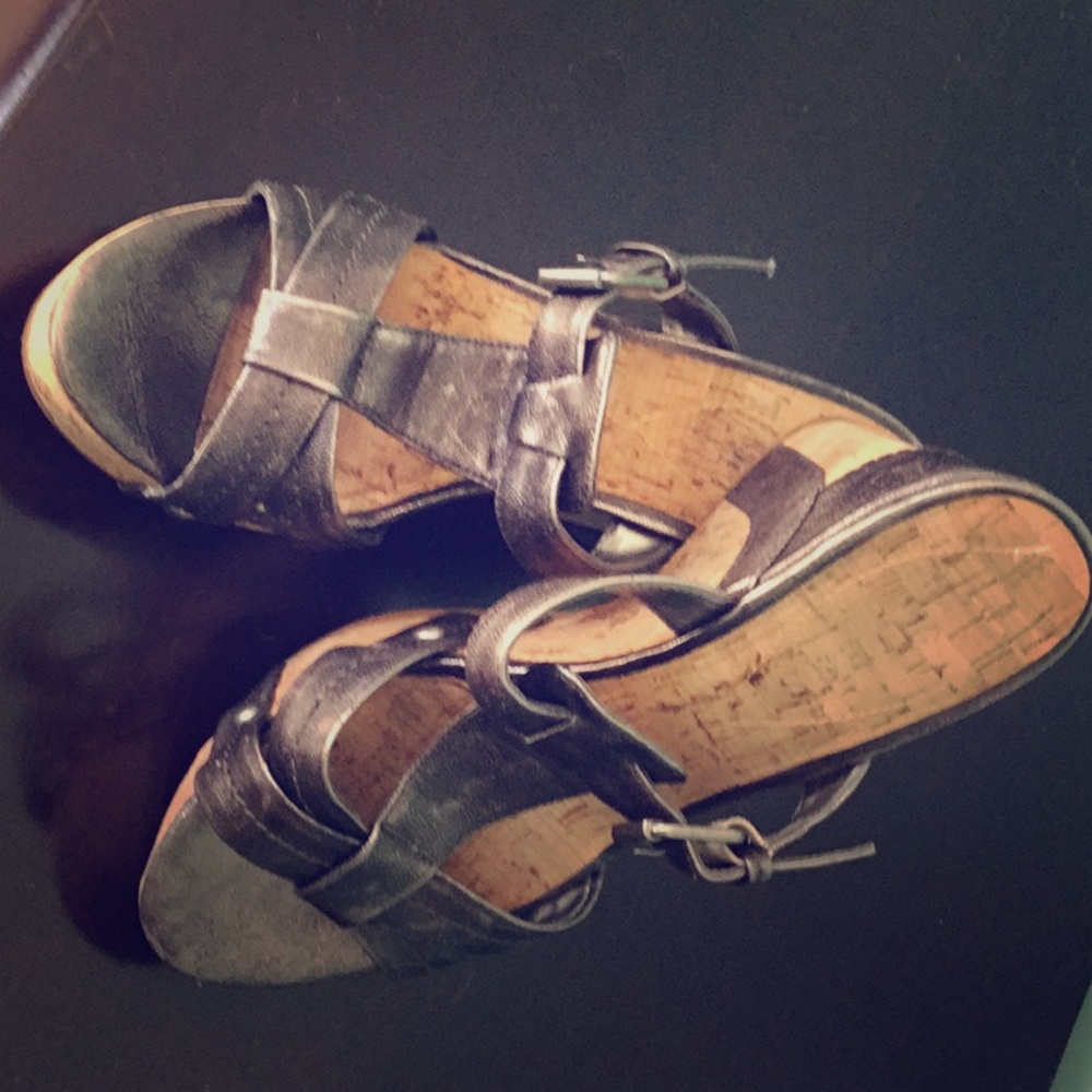 Guess platforms size 8